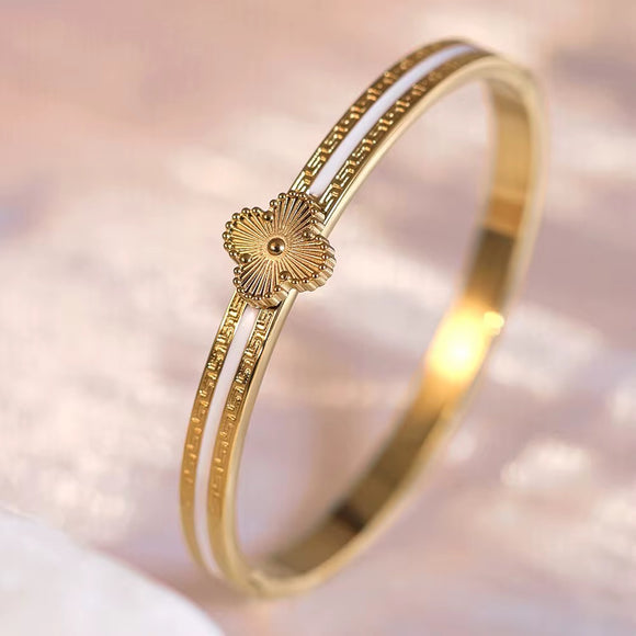 Titanium Gold Bracelet Four Leaf Clover Design