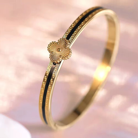 Titanium Gold Bracelet Four Leaf Clover Design