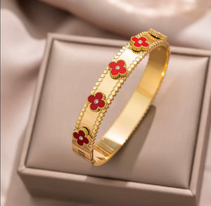 Titanium Gold Bracelet Four Leaf Clover Design