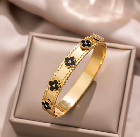 Titanium Gold Bracelet Four Leaf Clover Design