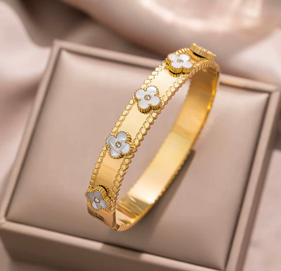 Titanium Gold Bracelet Four Leaf Clover Design